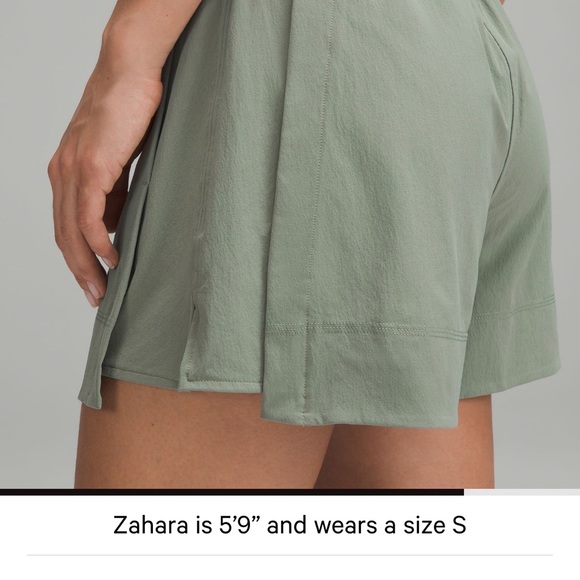 Lululemon stretch woven relaxed kelly green Athletic Shorts - Picture 9 of 9